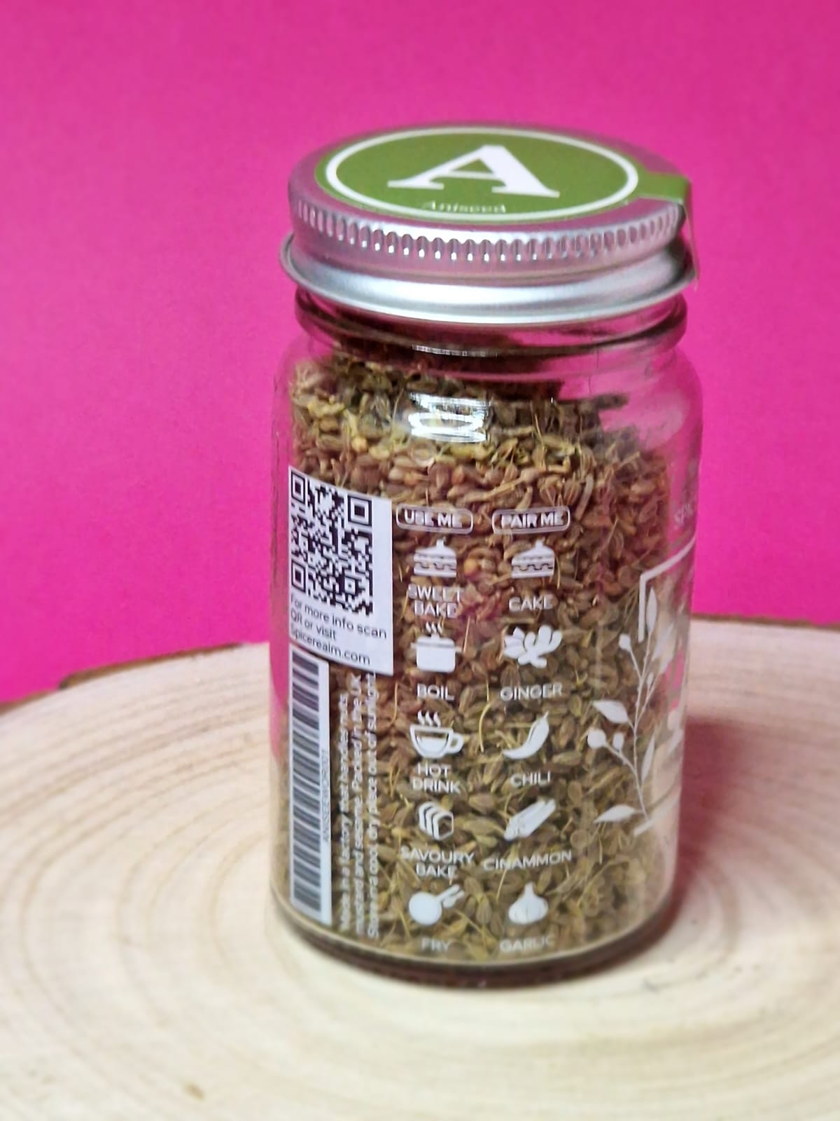 Image of aniseed, perfect for adding a sweet, liquorice-like flavour to baked goods, herbal teas, liqueurs, and savoury dishes such as stews and sauces.