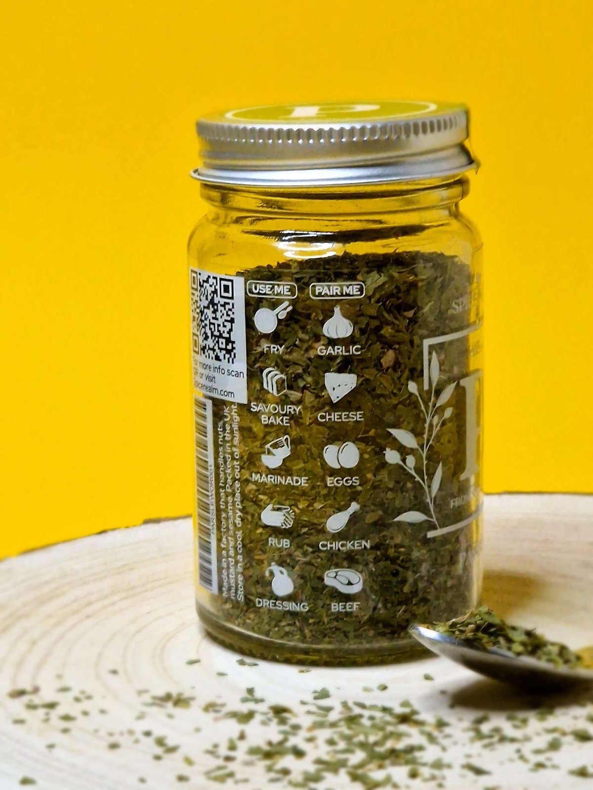 Use and pair guide for Parsley: garnish soups and salads, blend into chimichurri sauce, complement fish dishes