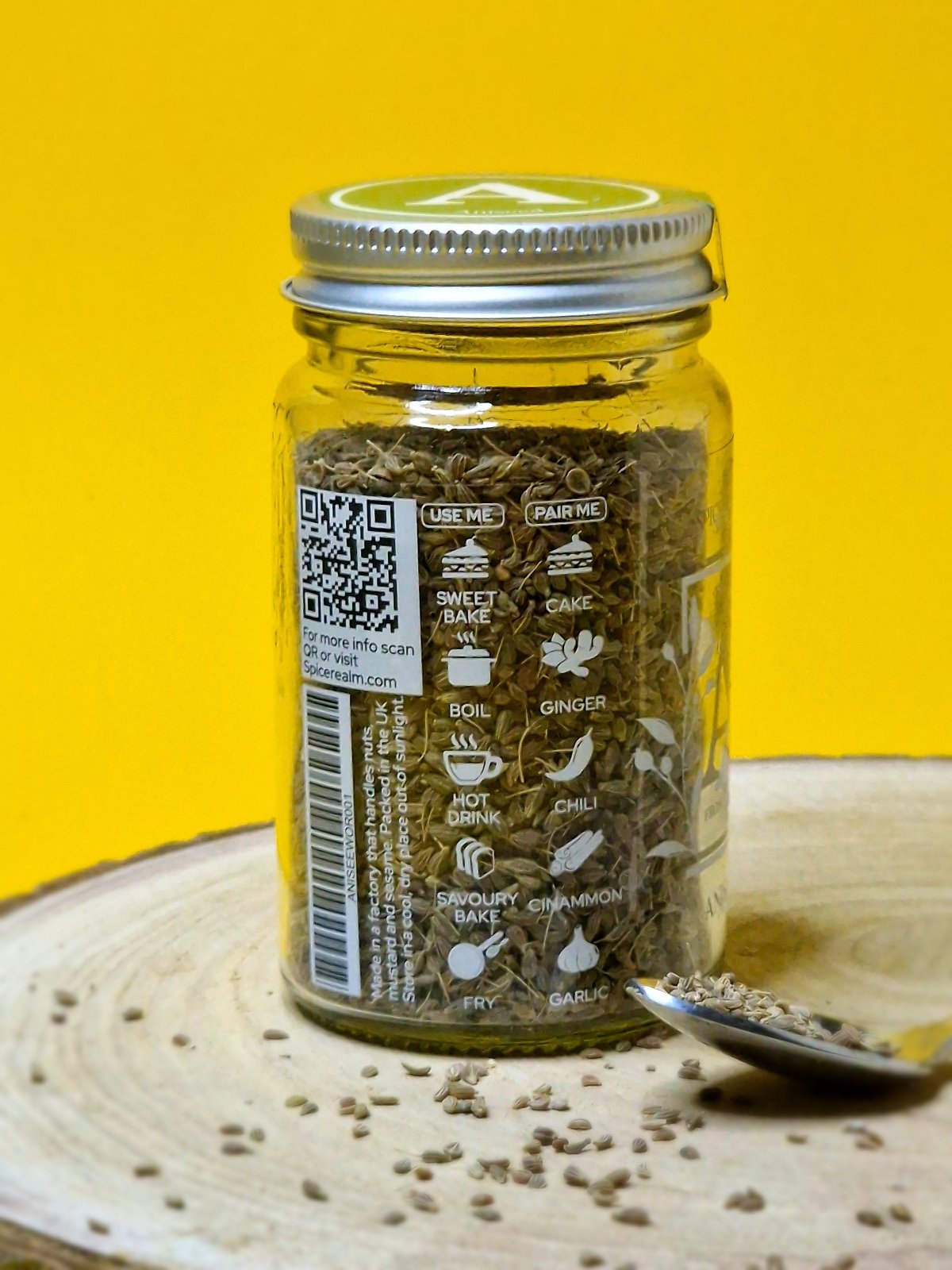 Usage and pairing suggestions for Oregano: sprinkle on pizza, add to tomato sauces, complement Mediterranean dishes